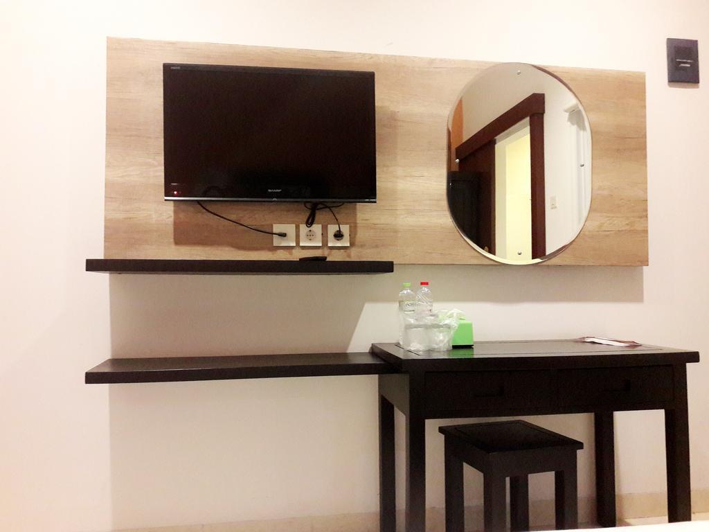 Melody Guest House Cilegon Buitenkant foto
